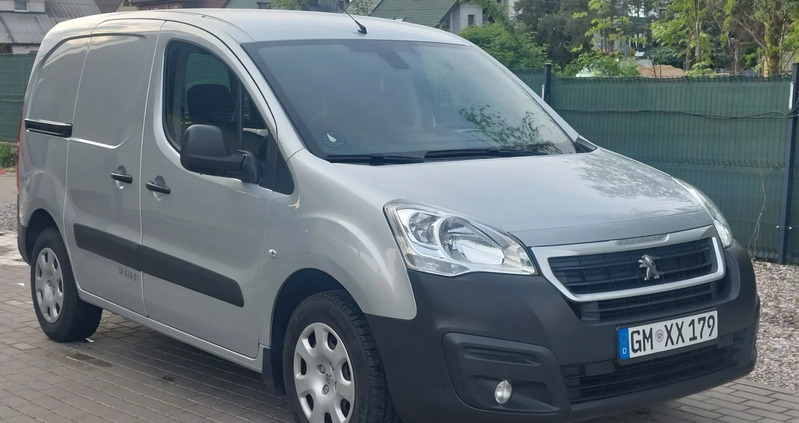 Peugeot Partner cena 34500 przebieg: 162000, rok produkcji 2017 z Augustów małe 211